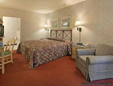 ซูเปอร์ 8 บาย วินด์แฮม แอชแลนด์ Hotel ภายนอก รูปภาพ